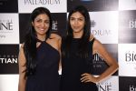 Shriya Pilgaonkar with a friend at JCB show in Mumbai on 12th May 2016_5736ccf57eec6.jpg