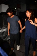 Shahid Kapoor and Mira Rajput snapped post dinner in Mumbai on 14th May 2016 (13)_573855535be93.JPG