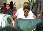 Shahrukh Khan at Mehboob studio in Mumbai on 18th May 2016 (1)_573d66f06fdc4.jpg