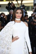 at Cannes 2016 on 18th May 2016 (63)_573d7756c7221.jpg