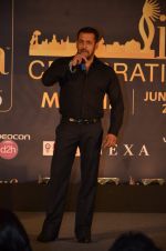 Salman Khan at IIFA Press Conference in Taj Land_s End on 20th May 2016 (75)_5740321252ef5.JPG