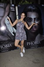 Surveen Chawla at Phobia screening in Mumbai on 25th May 2016 (4)_57472d9225e6a.JPG