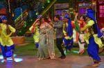 Karan Singh Grover and Bipasha Basu on the sets of Kapil Sharma Show on 28th May 2016 (77)_574a9857afc62.JPG
