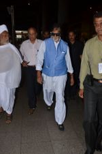Amitabh Bachchan snapped at airport on 29th May 2016 (42)_574bc83b8b91c.JPG