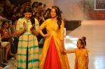 Anita Hassanandani on ramp for Kids fashion week on 3rd June 2016 (6)_5752d2d96a8be.JPG