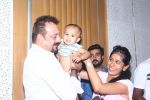 Sanjay Dutt at Tata Memorial hospital for kids hosted by Dentsu Aegis Network on 3rd June 2016 (28)_5752d4afc5634.JPG