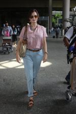 Dia Mirza snapped in Mumbai airport on 4th June 2016 (13)_575406ea76932.JPG