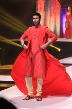 Sandip Soparrkar Power Walk to revive Maharashtrain fabrics at National School Of performing Arts (6)_57564e6895f50.jpg