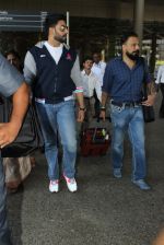 Abhishek Bachchan snapped at airport on 9th June 2016 (17)_575a808ca2816.JPG
