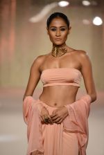 Model walks the ramp for Pernia Qureshi_s standalone show on 9th June 2016 (52)_575a84b4f3ce5.JPG