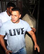 Salman Khan snapped leaving recording studio on June 10th 2016 (7)_575b89982cb56.JPG