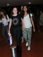 Navya Naveli Nanda snapped at the Airport on June 11th 2016 (4)_575cec6f76aed.JPG