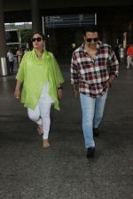 Govinda with wife Sunita Ahuja snapped at Airport on 13th June 2016 (7)_575ee4961ef4a.JPG
