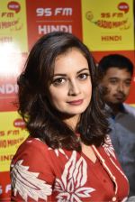 Dia Mirza meets Mirchi 95 listeners at Bollywood radio station, Mirchi 95 on 14th June 2016 (6)_57603c3039237.jpg