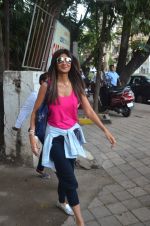 Shilpa Shetty snapped outside a spa in juhu on 14th June 2016 (24)_5760426a37746.JPG