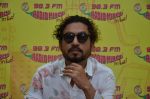 Irrfan Khan at Radio Mirchi in Mumbai on 16th June 2016 (12)_576398af907e3.JPG