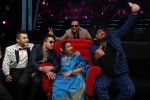  Asha Bhosle on the sets of Sa Re Ga Ma Pa on 21st June 2016 (6)_576a331d72356.jpg