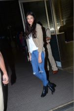 Athiya Shetty leaves for IIFA on Day 2 on 21st June 2016(447)_576a21ad1fa4d.JPG