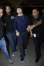 Tiger Shroff leaves for IIFA on Day 2 on 21st June 2016(185)_576a24306cd60.JPG