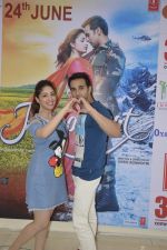 Yami Gautam, Pulkit Samrat at junooniyat press meet in delhi on 22nd June 2016 (28)_576aa1047b832.jpg