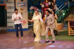 Govinda, Sunita Ahuja on the sets of The Kapil Sharma show on 22nd June 2016. (9)_576baa03804ba.jpg