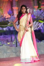 Smita Vallurupalli at An Ode To Weaves and Weavers Fashion show at HICC Novotel, Hyderabad on June 21, 2016 (4)_576be0190af73.JPG