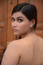 Mannara Chopra Photoshoot (110)_576fc08cd957e.jpg