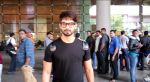 Shahid Kapoor snapped at the airport on June 26, 2016 (2)_57713147a5002.jpg