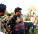 Arjun Kapoor at Road Safety Awareness Campaign in India Gate, New Delhi on 28th June 2016 (41)_57735568f1f96.JPG