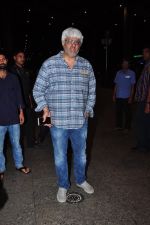 Vikram Bhatt snapped at airport on 28th June 2016 (9)_57736533a9aa3.JPG
