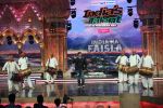 Salman Khan promotes Sultan on the finale episode of India_s Got Talent shoot on 30th June 2016 (25)_57752cbd8d034.JPG