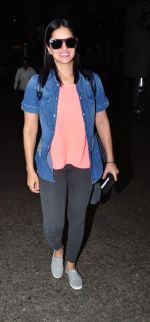 Sunny Leone snapped at airport on 4th July 2016 (7)_577a67913eb33.JPG