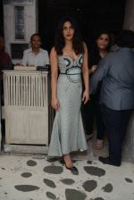 Priyanka Chopra snapped at Olive in Delhi on 5th July 2016 (13)_577c81ec40840.jpg