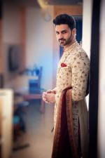 Divyanka Tripathi and Vivek Dahiya_s wedding Photoshoot on 8th July 2016 (26)_57810e2935c31.jpg