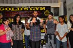 John Abraham and Varun Dhawan at gold gym in Mumbai on 9th July 2016 (50)_57811289a1423.JPG