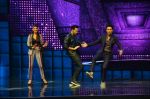 Varun Dhawan, Jacqueline Fernandez promote Dishoom on the sets of Dance 2 plus on 11th July 2016 (22)_5783d0d58253c.jpg