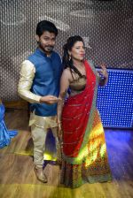 Sambhavna Seth with Avinash during the Wedding Mehandi Function at Sky Bar Rajori Garden in New Delhi on 13th July 2016 (12)_578717374b234.jpg