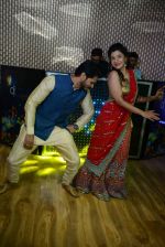 Sambhavna Seth with Avinash during the Wedding Mehandi Function at Sky Bar Rajori Garden in New Delhi on 13th July 2016 (24)_5787174064fbf.jpg