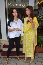 Twinkle Khanna at the launch of FANTASTIQUE by Abu Sandeep on 15th July 2016 (17)_57892a7a6fafa.JPG