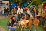 Jacqueline Fernandez, John Abraham promote Dishoom on the sets of The Kapil Sharma Show on 17th July 2016 (3)_578c78444fb87.jpg