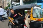 Varun Dhawan in a Rick on 17th July 2016 (3)_578c60215db40.jpg