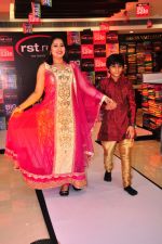 anju asrani at the launch of designer collection for families & Exclusive Offers at RST-Retail in Tirmulgherry, Secunderabad on 17th July 2016 (8)_578c6ae172dcc.JPG