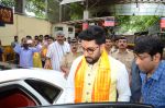 Abhishek Bachchan visits Siddhivinayak Temple, Mumbai on July 20, 2016 (13)_578fb39d1e108.JPG
