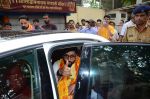 Abhishek Bachchan visits Siddhivinayak Temple, Mumbai on July 20, 2016 (17)_578fb3a63a5d1.JPG