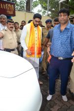 Abhishek Bachchan visits Siddhivinayak Temple, Mumbai on July 20, 2016 (6)_578fb38b72eb9.JPG