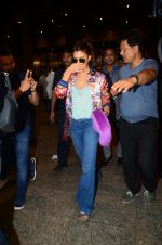 Jacqueline Fernandez snapped at airport on 19th July 2016 (27)_578f148fbd3f6.JPG