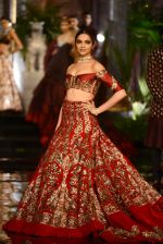 Deepika Padukone during the FDCI India Couture Week 2016 at the Taj Palace on July 21, 2016 (3)_57903e0d5be3e.JPG