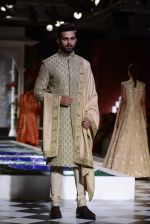 Model walk the ramp for Anita Dongre show at the FDCI India Couture Week 2016 on 21st July 2016 (429)_5791a628082da.JPG