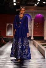 Model walk the ramp for Anita Dongre show at the FDCI India Couture Week 2016 on 21st July 2016 (480)_5791a6441bd8c.JPG