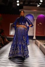 Model walk the ramp for Anita Dongre show at the FDCI India Couture Week 2016 on 21st July 2016 (484)_5791a64593ac6.JPG